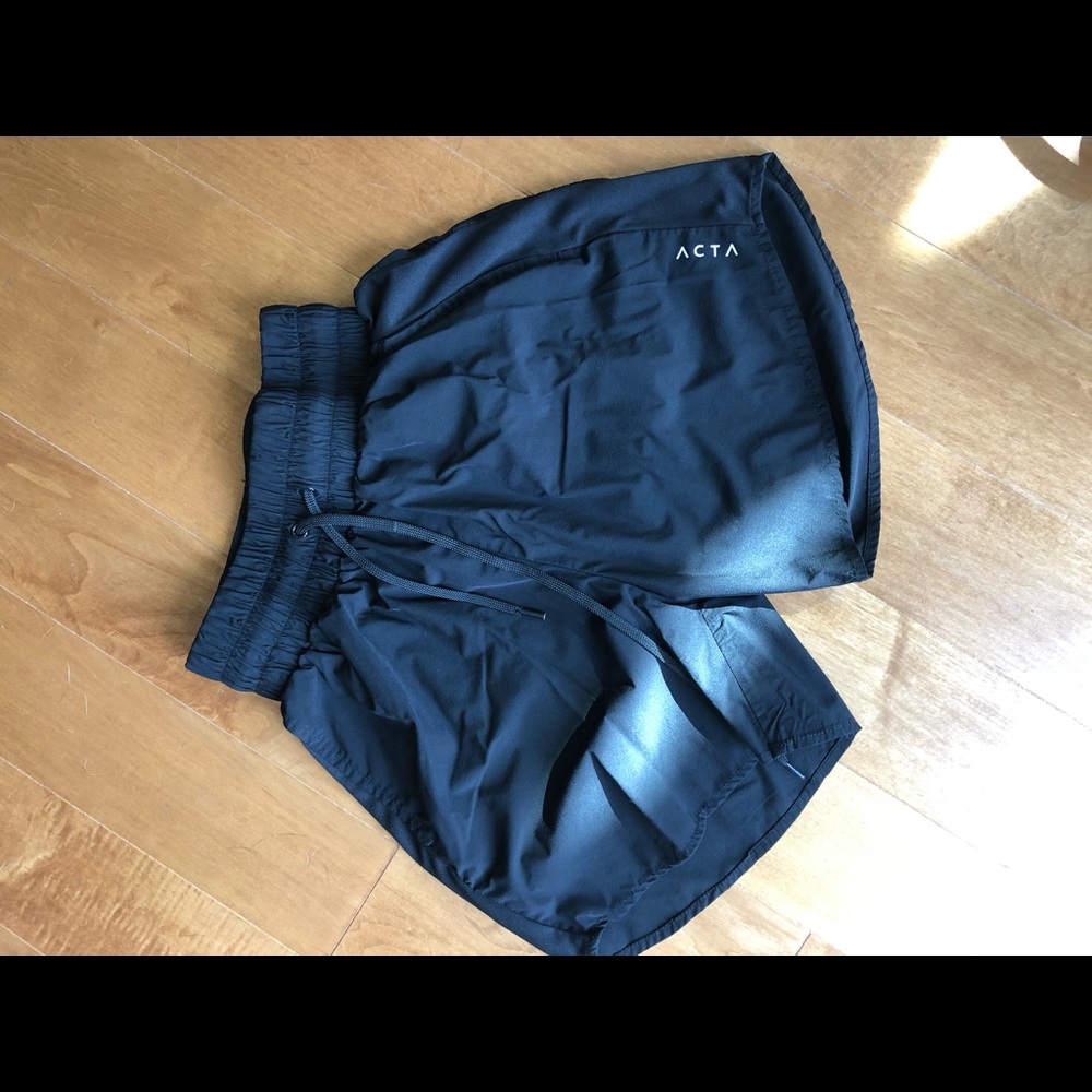 Acta high waisted motion short
